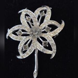 Vintage Sarah Coventry Rhinestone Flower Brooch 2" x 2.25"